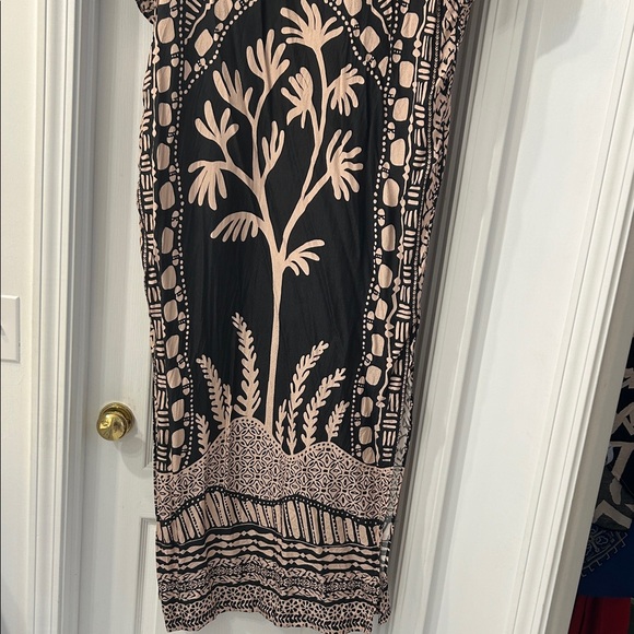 MARIE OLIVER OLIVER CAFTAN SIZE MEDIUM - Picture 9 of 10